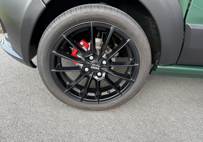 Ligier myli rebel avec multimédia carplay, électrique avec autonomie 192 km