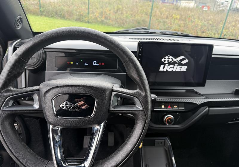 Ligier Myli Epic Diesel revo 5 + avec direction assistée et Carplay