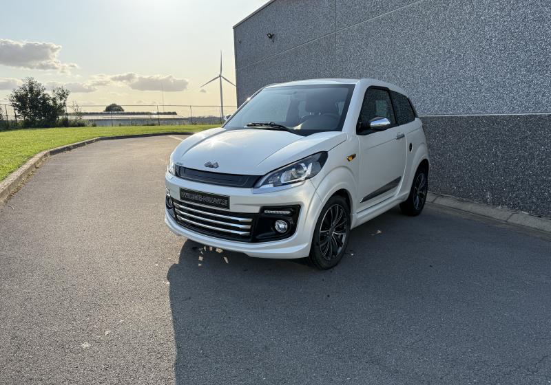 Ligier Js 50 L Elégance DCI Avec Multimédia