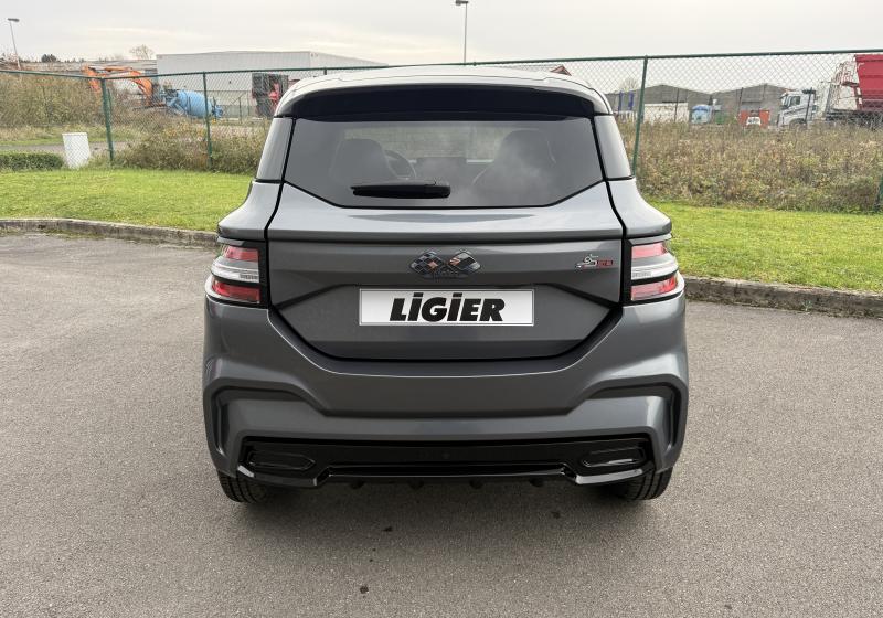 Ligier Js 50 C Elite avec Clim, direction assistée et Carplay