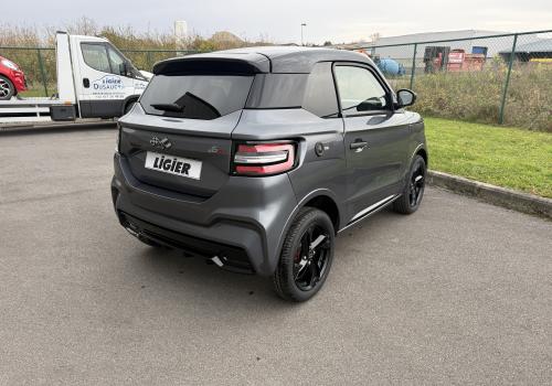 Ligier Js 50 C Elite avec Clim, direction assistée et Carplay
