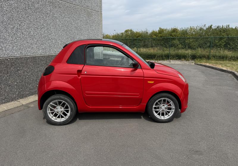 Microcar Dué 4 Plus Pack Design Progress