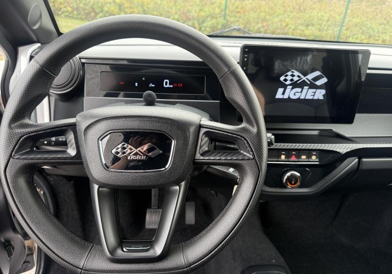 Ligier Myli Max avec Clim, Direction assistée et Carplay