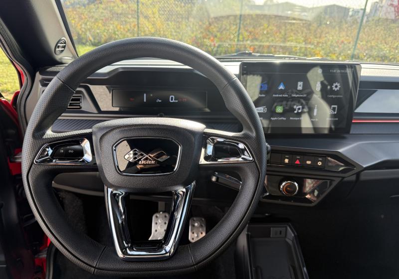 Ligier Js 60 Ultimate avec carplay, direction assistée et clim