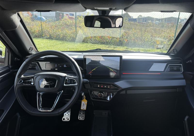 Ligier Js 60 Ultimate avec carplay, direction assistée et clim