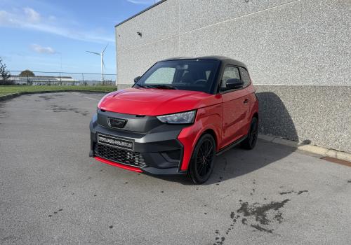 Ligier Js 60 Ultimate avec carplay, direction assistée et clim